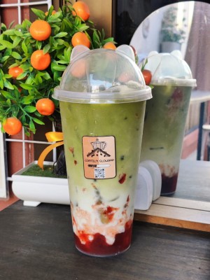ชาเขียวนมสดสตรอว์เบอร์รี่