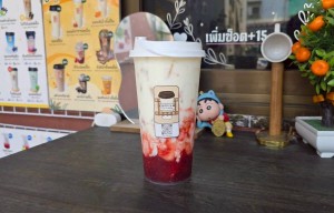 นมสดสตรอว์เบอร์รี่ (Strawberry Fresh Milk)